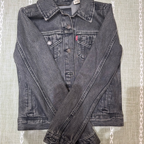 Levi's 90s Trucker Jacket - Picture 2 of 5